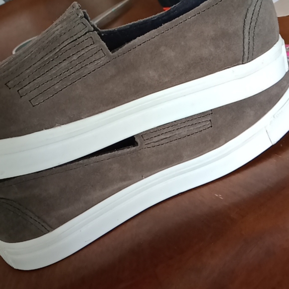 Minnetonka shoes - Picture 5 of 5